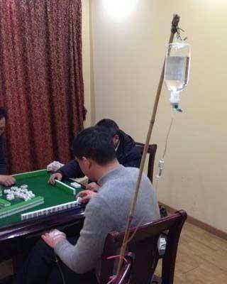 我来教大家“微乐广西麻将怎样免费开挂”其实确实有挂