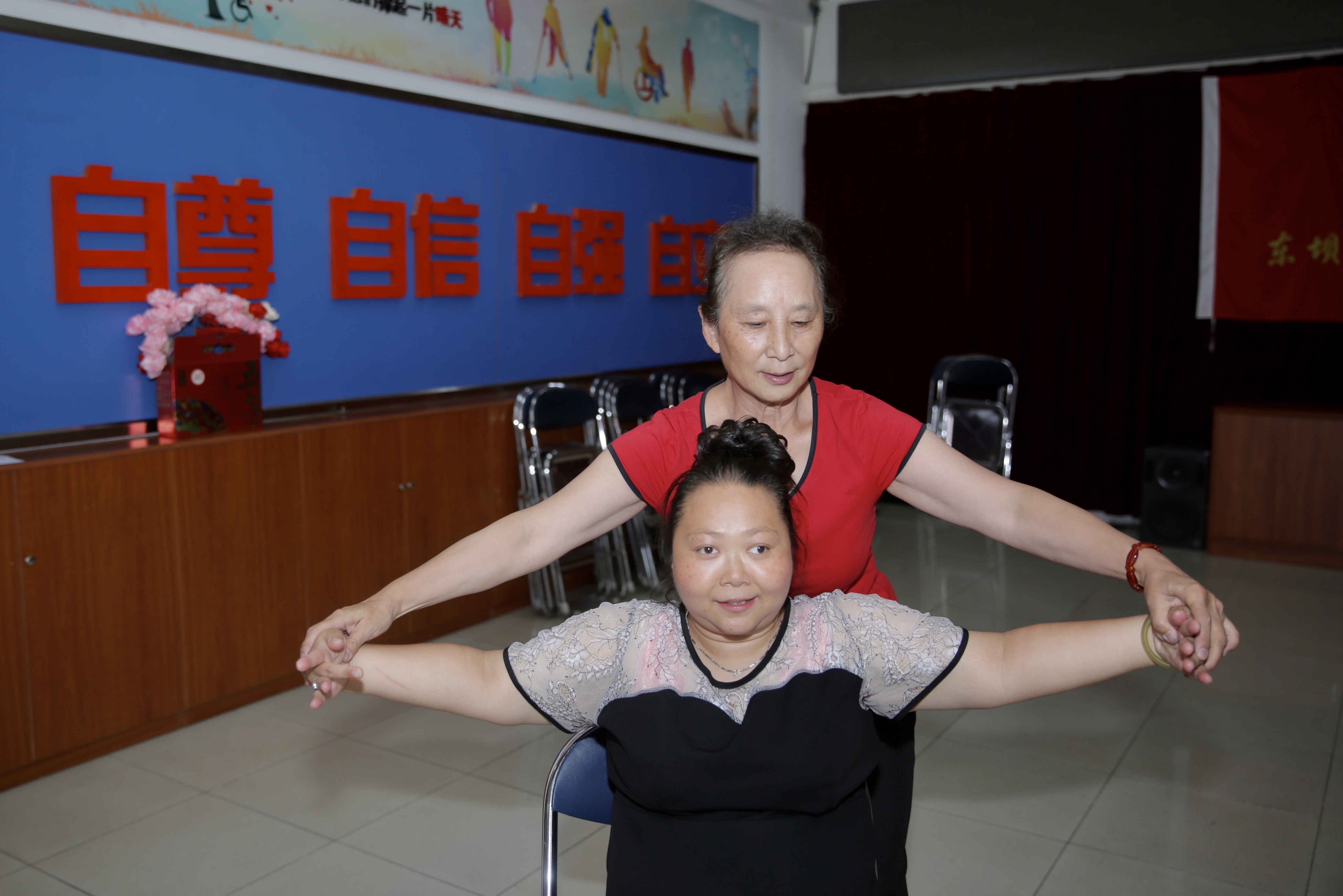 我来教教大家“人生最重要的不是握一手好牌	”实际有挂-第1张图片